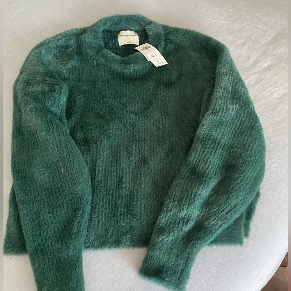 Soft A&F Collection sweater